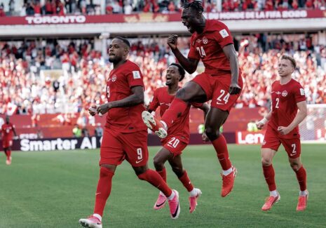 Canadá pressiona, Bósnia segura empate e anfitriões pontuam pela primeira vez em Copas