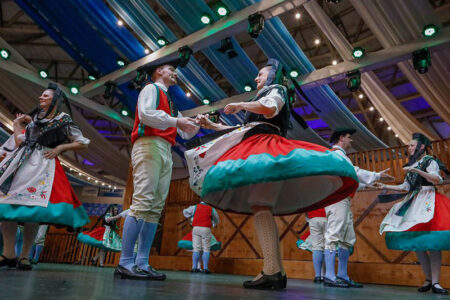 Oktoberfest Blumenau abre inscrições para Festival de Danças Germânicas