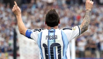 Messi quebra recorde e classifica Argentina em jogo equilibrado contra a Áustria