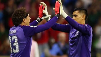México encanta torcida com vitória sobre a República Tcheca, homenagem a Ochoa e campanha perfeita