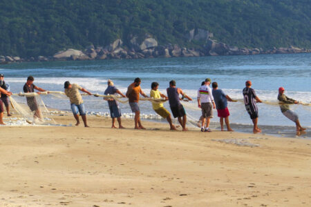 Bombinhas promove experiências ligadas à pesca da tainha no inverno