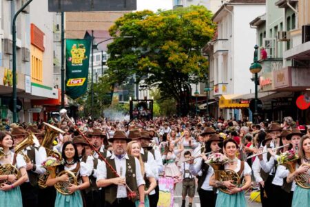80% dos blumenauenses veem a Oktoberfest como patrimônio cultural