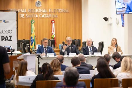 Eleições 2026: TRE-SC alerta para desafios como IA, desinformação e riscos climáticos