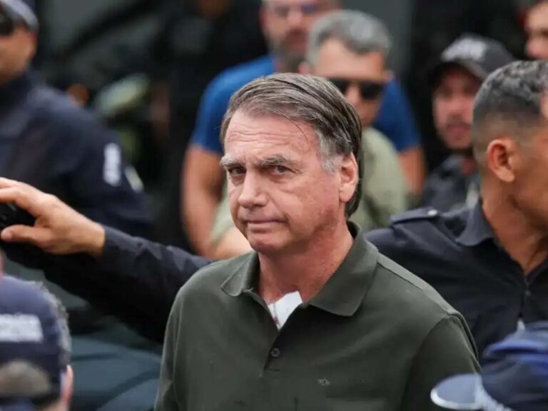 bolsonaro chateado preso
