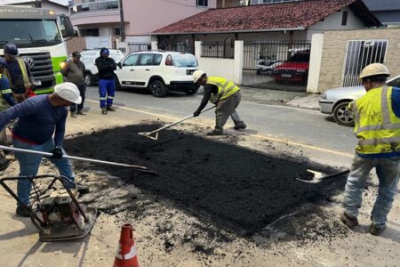 Emasa intensifica repavimentações de buracos em Balneário Camboriú
