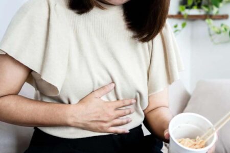 Comer e sentir desconforto não é normal