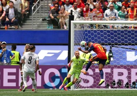 Espanha é implacável, arrasa a Áustria e vai às oitavas da Copa