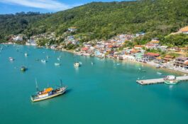 Vila do Araçá, em Porto Belo, está entre os sete destinos brasileiros finalistas do selo ‘Melhores Vilas Turísticas’ da ONU Turismo