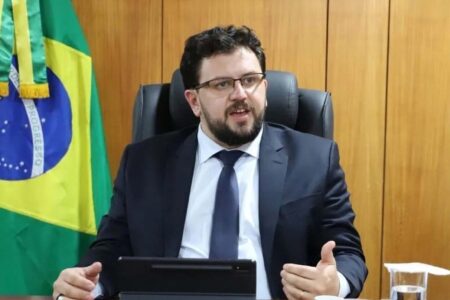 Ex-chefe de gabinete de Lula admite ter recebido empréstimo de amiga de Lulinha investigada pela PF