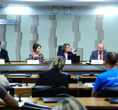 Balneário Camboriú apresenta avanços das políticas à pessoa idosa no Senado