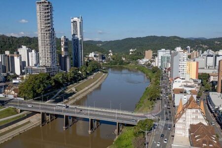 Blumenau gera três mil novas vagas de empregos no primeiro semestre de 2026