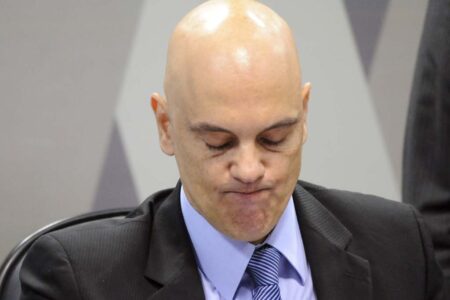 André Mendonça cogita levar relatório da PF com indícios contra Alexandre de Moraes ao plenário do STF semana que vem