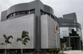 TCE-SC suspende contratação de empresa de serviços de rádio e TV para Câmara de Vereadores de Balneário Camboriú