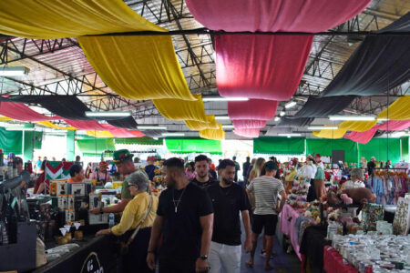 Blumenau: Feira de Oktoberfest retorna com artesanato, gastronomia e produtos típicos