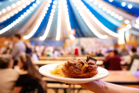 Com mais de 150 opções gastronômicas, Oktoberfest Blumenau apresenta novidades para este ano