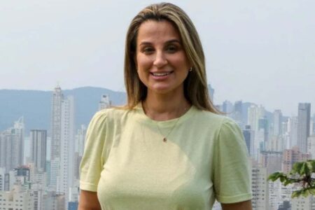 Contrariando Gilberto Kassab, Juliana Pavan declara apoio em Flávio Bolsonaro